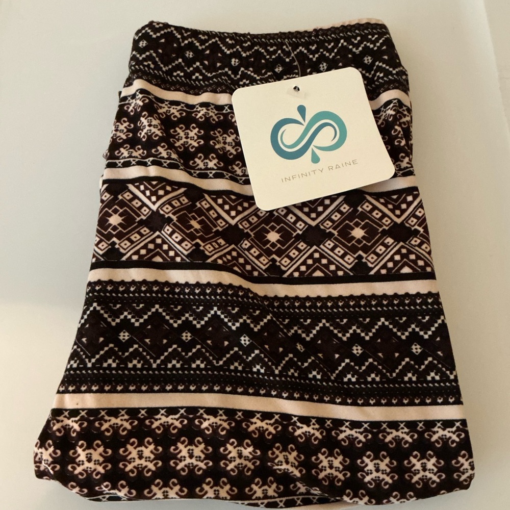 NWT Infinity Raine One Size Pretty Geometric Leggings